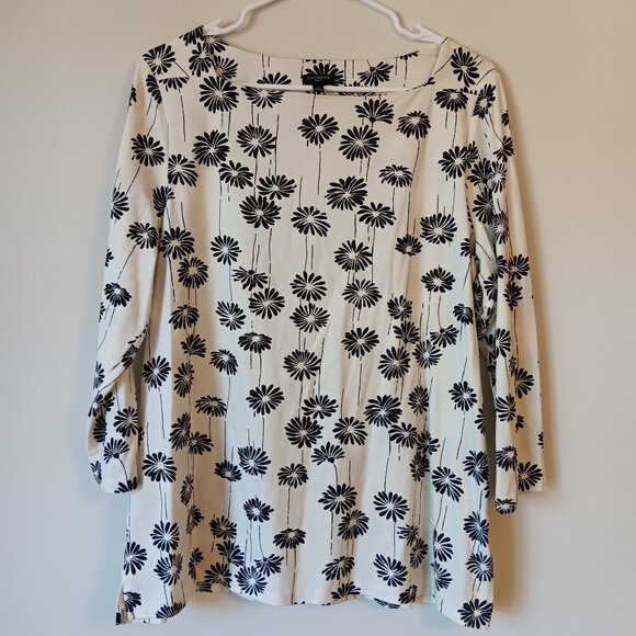 🍁 EUC Talbots Top Size 1X Black and White Floral - Picture 1 of 3